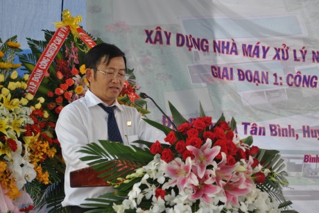 Ông Huỳnh Kim Nhựt - TGĐ Công ty giới thiệu tổng  quan và công tác triển khai xây dựng nhà máy xử lý nước thải