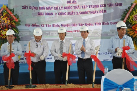 Lãnh đạo tỉnh Bình Dương, VRG, chủ đầu tư và đơn vị thi công... làm lễ khởi công